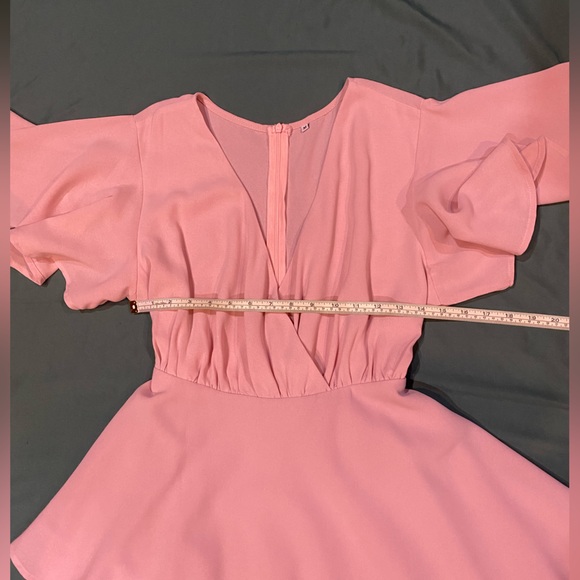 Sz M Pink Dacron Polyester Dress with frilly sleeves, ruffles, ties at waist. - Picture 6 of 16